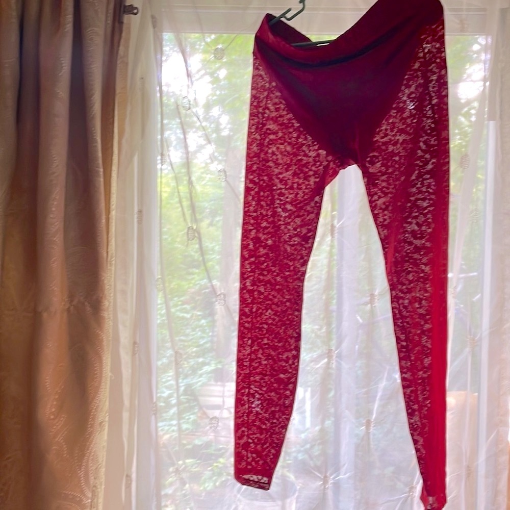 💋NWOT❣️ Fabletics, Red Leopard Pattern Mesh Leggings